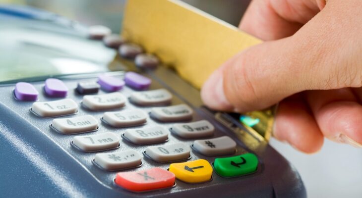 Jak nie narażać się na straty dysponując kartą kredytową?