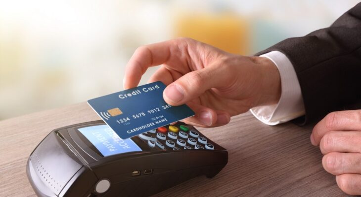 Karta kredytowa a karta płatnicza
